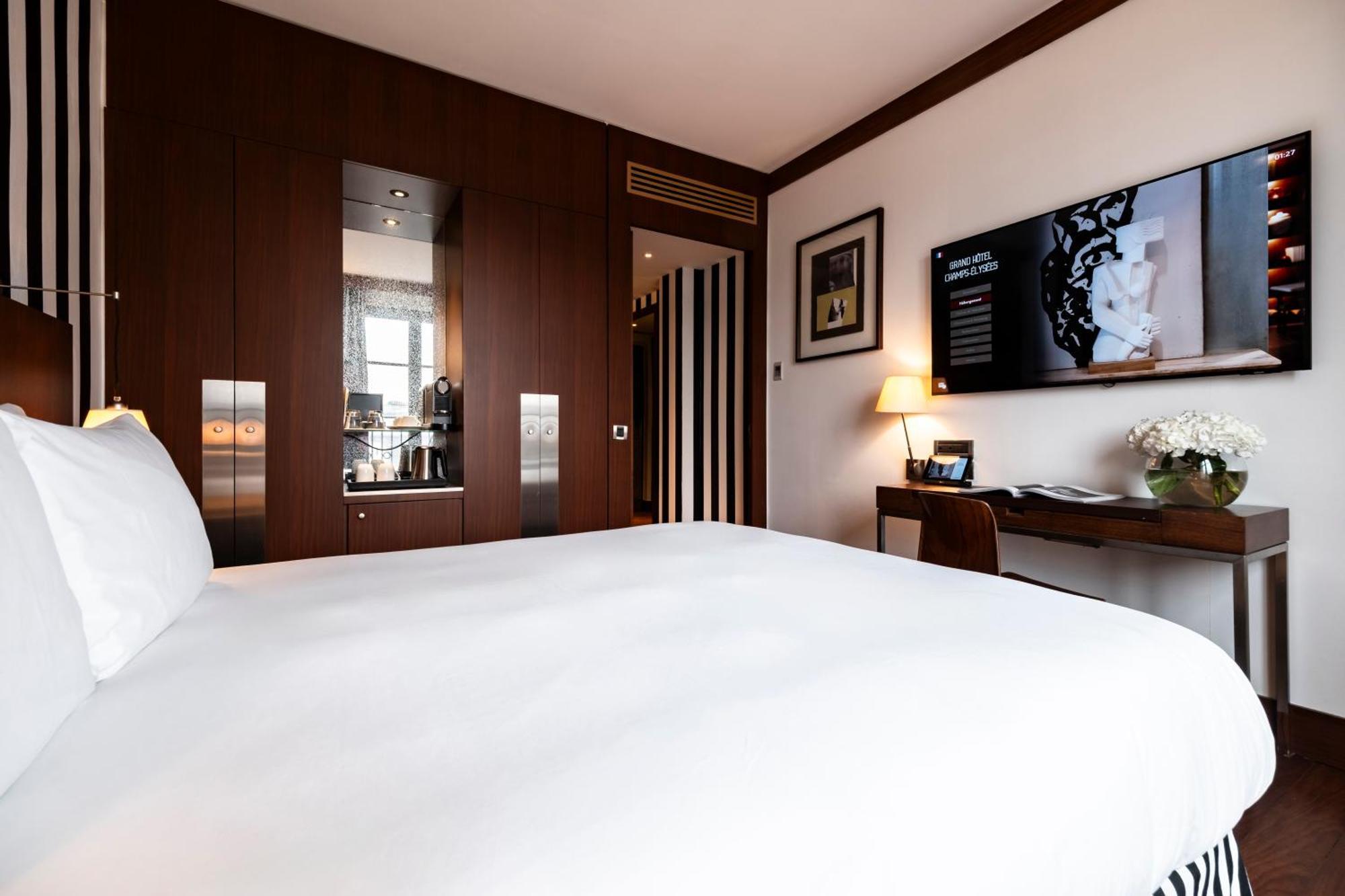 Grand Hotel Champs-Elysees Paryż Zewnętrze zdjęcie